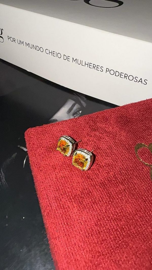 15381341359-whatsapp-image-2025-10-02-at-15-39-28-2.jpeg Brincos Eterno Sol