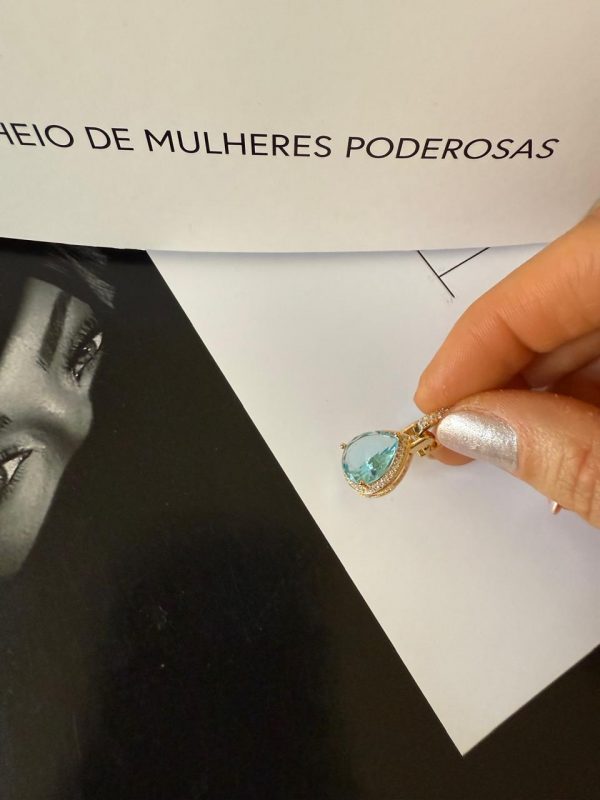 15381347608-whatsapp-image-2025-10-02-at-15-49-55-2.jpeg Pingente Gota Encanto Celeste