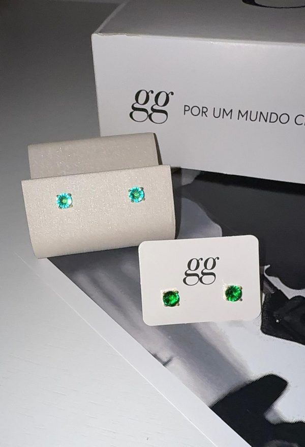 Duo de brincos ponto de luz esmeralda dourado