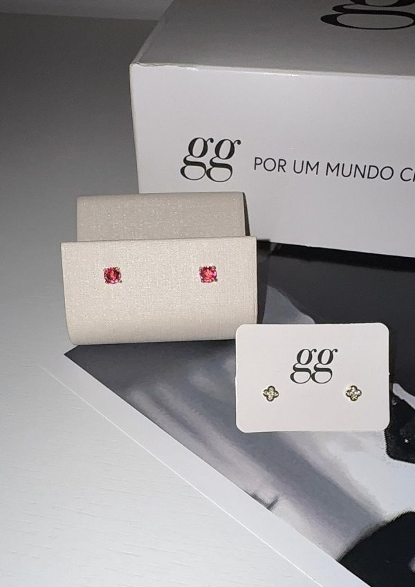 15393542437-whatsapp-image-2025-11-11-at-20-06-05-4.jpeg Duo de brincos rubelita e trevo
