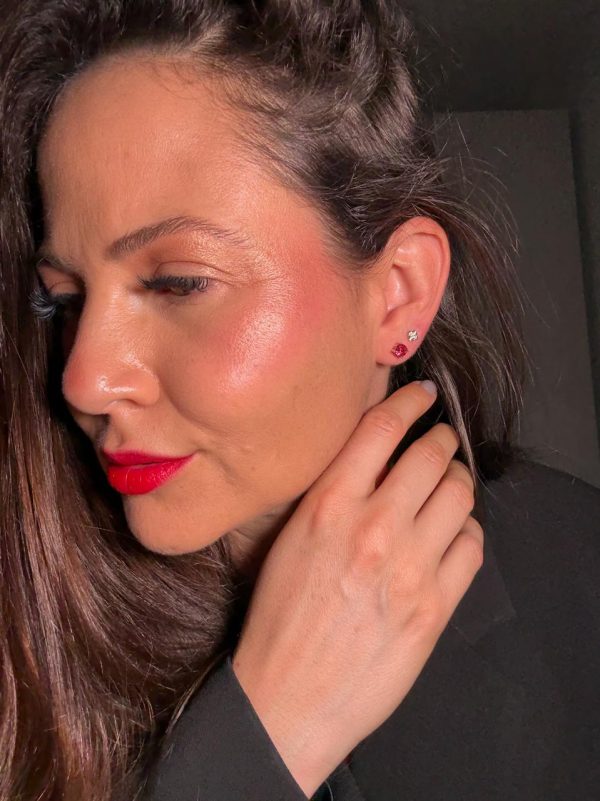 15393542459-whatsapp-image-2025-11-11-at-20-09-10-4.jpeg Duo de brincos rubelita e trevo