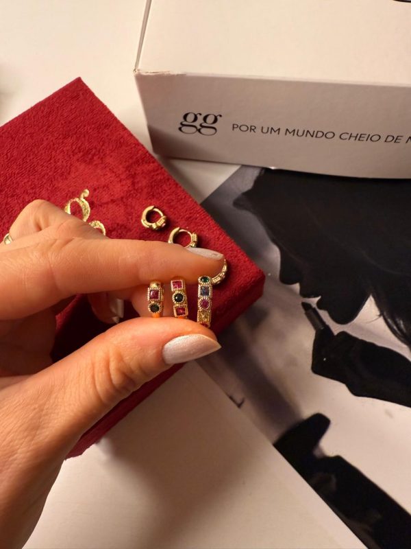 Trio de argolinhas collors douradas