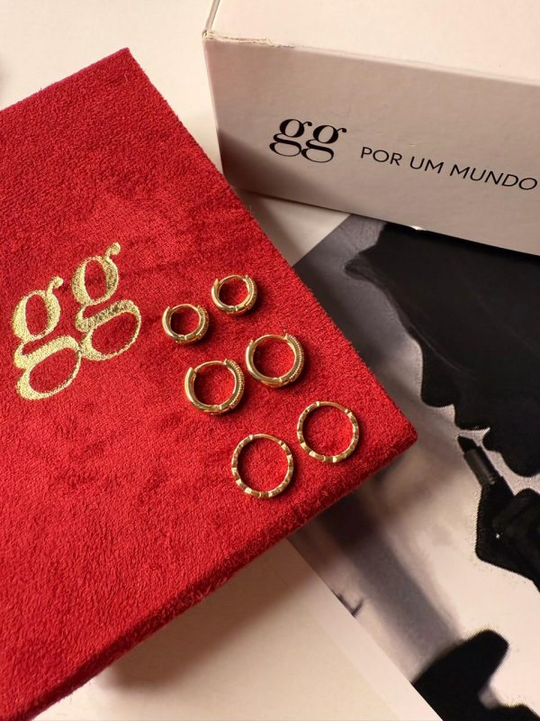 Trio de argolinhas cravejadas douradas