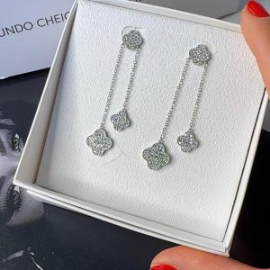 Brincos Trevo pendente