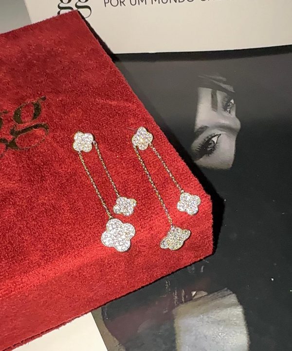 Brincos Trevo pendente