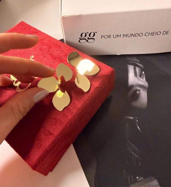 15399758202-whatsapp-image-2025-12-12-at-22-03-13-3.jpeg Brincos Flor de Verão