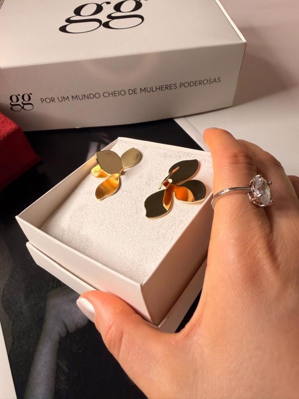 15399758220-whatsapp-image-2025-12-12-at-22-03-13-2.jpeg Brincos Flor de Verão