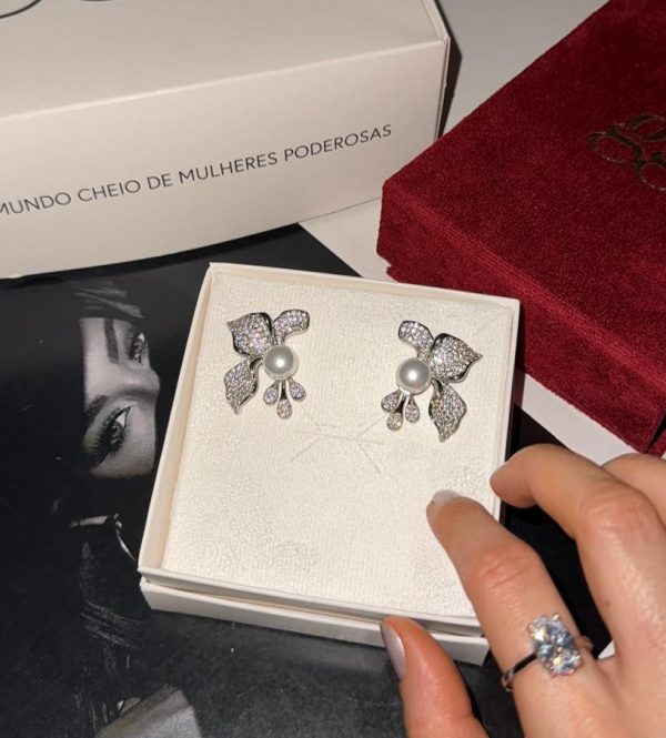 15399758615-whatsapp-image-2025-12-13-at-05-41-40.jpeg Brincos Noiva de Pérola