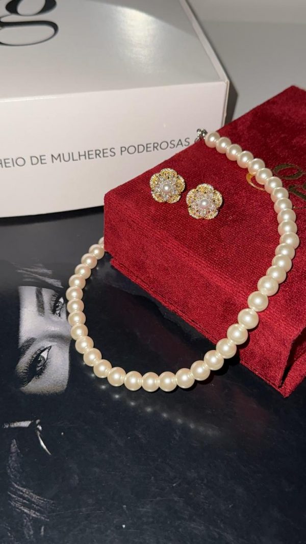 15399759486-whatsapp-image-2025-12-12-at-22-05-48.jpeg Brincos Flor de Pérola