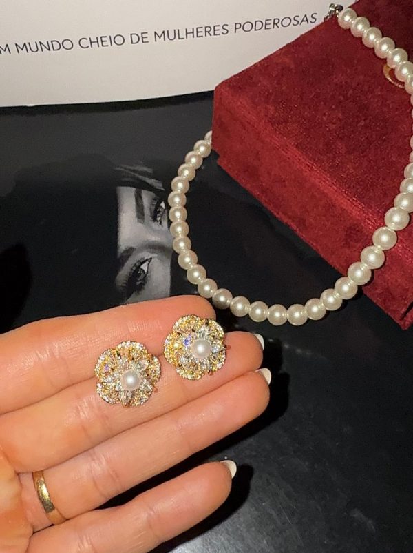 15399759663-whatsapp-image-2025-12-12-at-22-06-10.jpeg Brincos Flor de Pérola