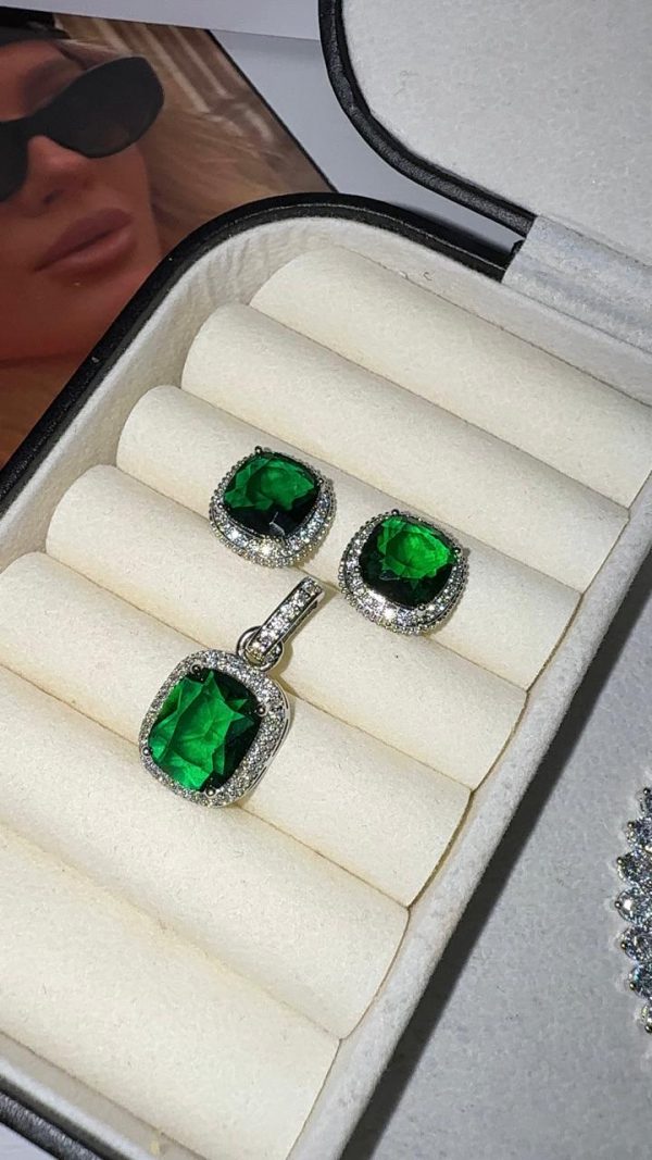 15539560966-whatsapp-image-2026-05-12-at-18-21-00.jpeg Pingente + brincos verde esmeralda