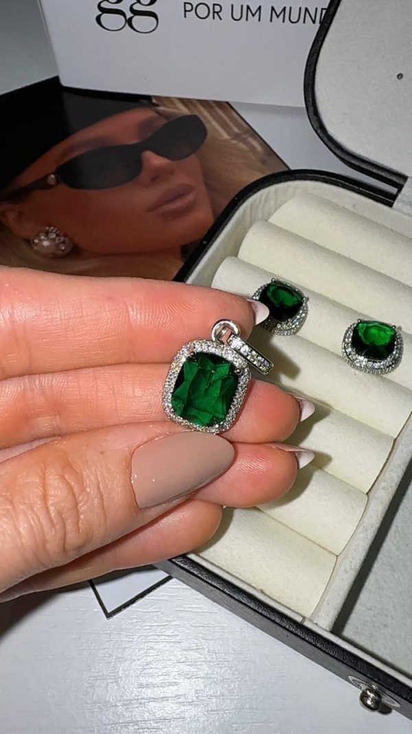 15539561147-whatsapp-image-2026-05-12-at-18-21-00-2.jpeg Pingente + brincos verde esmeralda