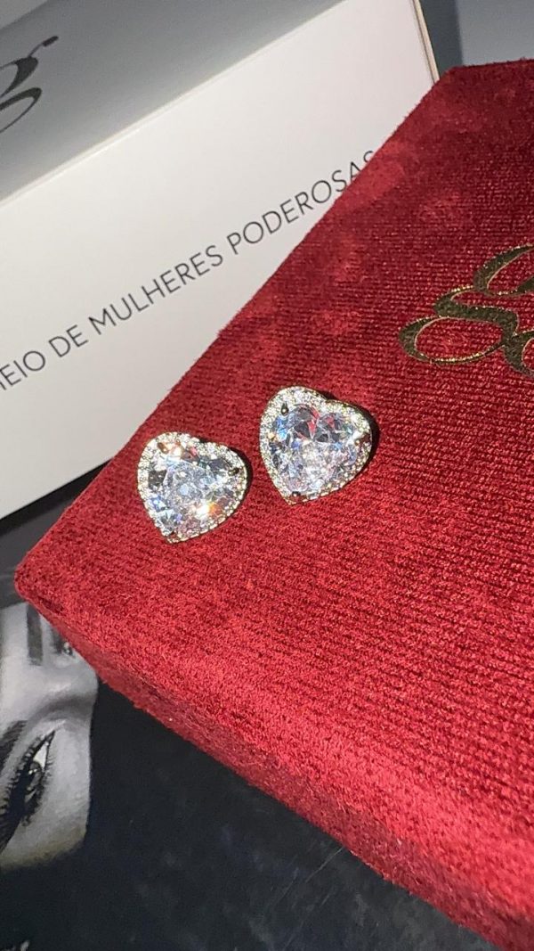 15602988772-whatsapp-image-2026-09-03-at-08-02-28.jpeg Brincos coração Diamond